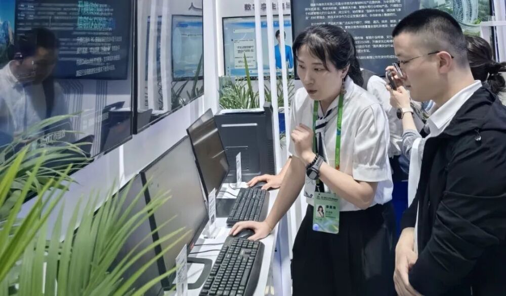 1715358d18a1xdvvd1f7tacaxv